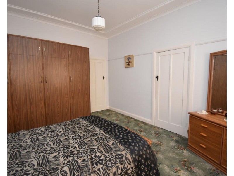 2 Quirk Street, Wellington NSW 2820