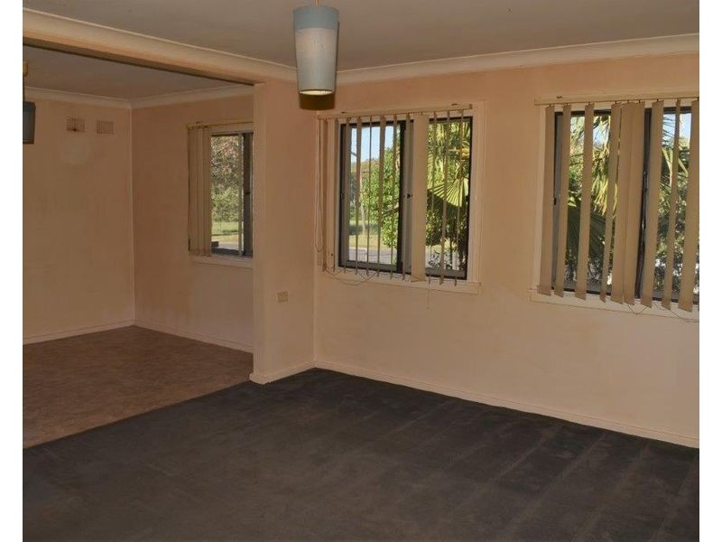 9 Pierce Street, Wellington NSW 2820