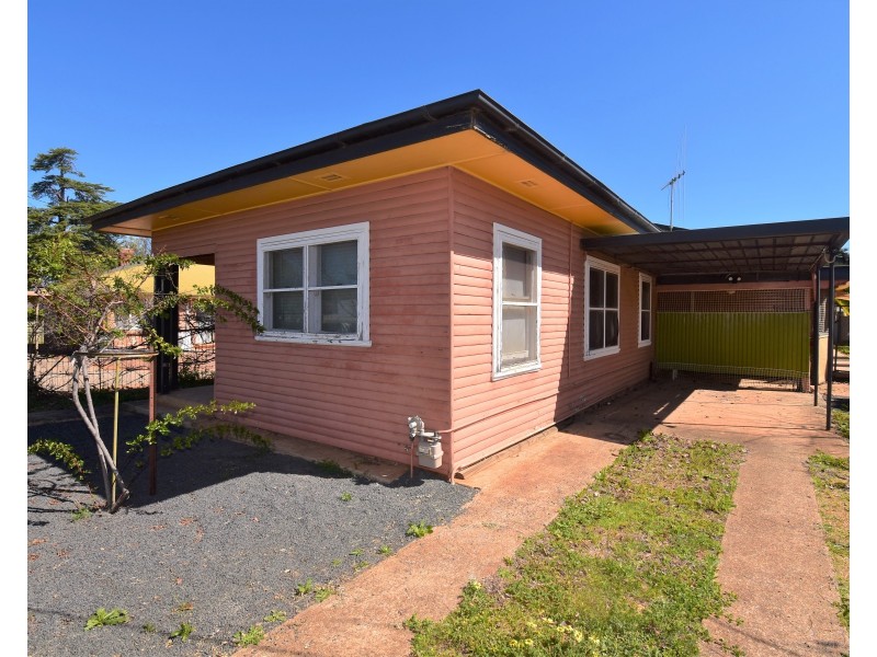 65 Simpson Street, Wellington NSW 2820