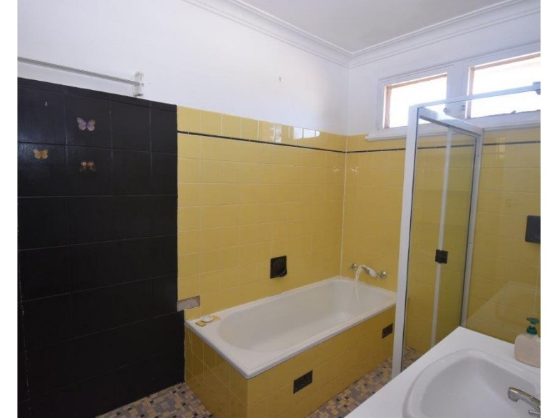 65 Simpson Street, Wellington NSW 2820