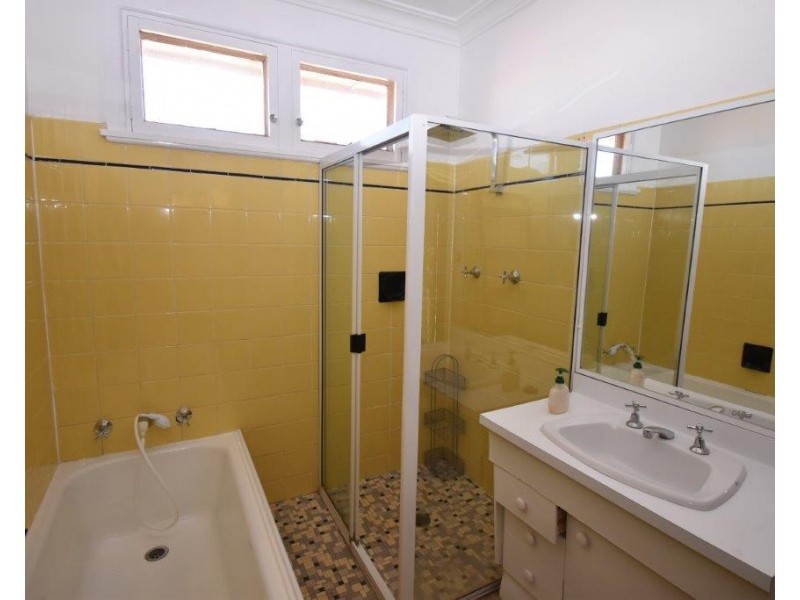 65 Simpson Street, Wellington NSW 2820