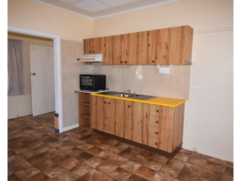 65 Simpson Street, Wellington NSW 2820