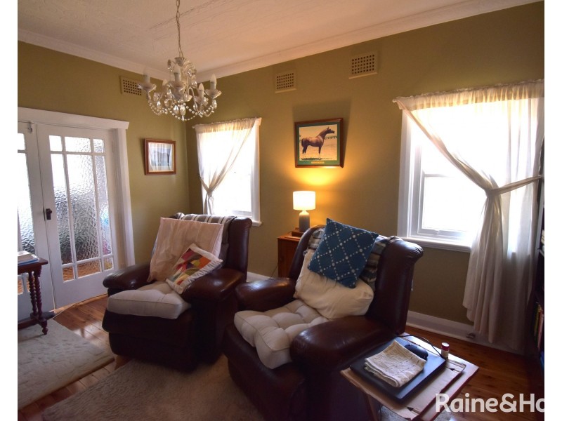 103 Gisborne Street, Wellington NSW 2820