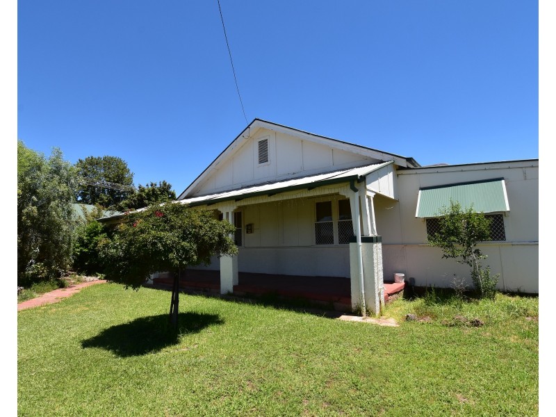 35 Simpson Street, Wellington NSW 2820
