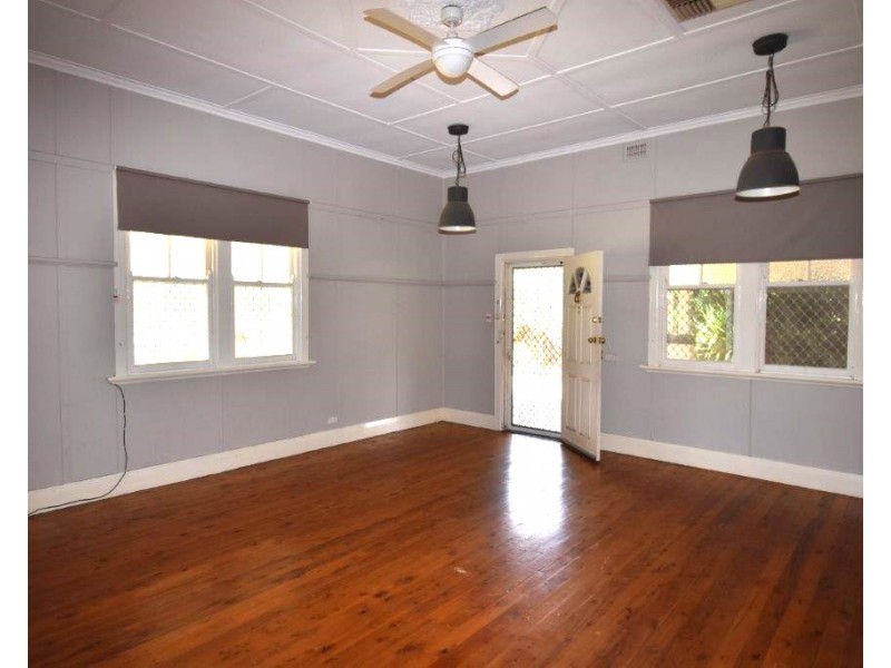 35 Simpson Street, Wellington NSW 2820