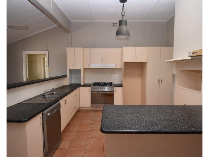 35 Simpson Street, Wellington NSW 2820