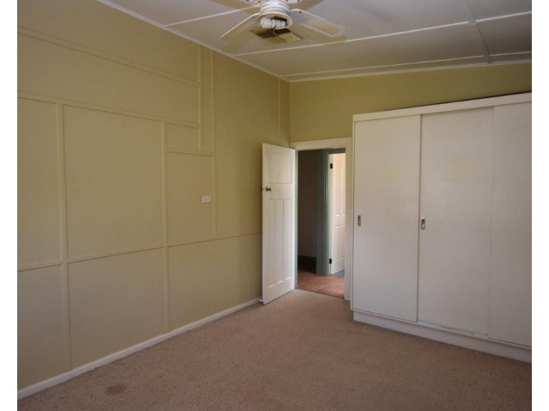 35 Simpson Street, Wellington NSW 2820