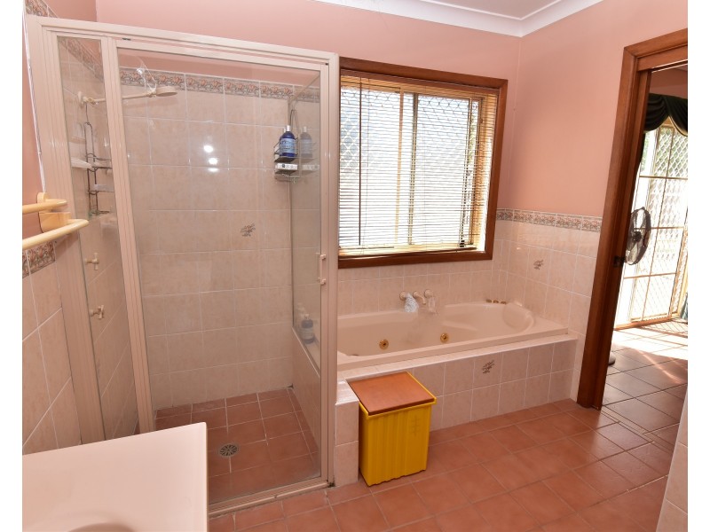 146 Whiteley Street, Wellington NSW 2820