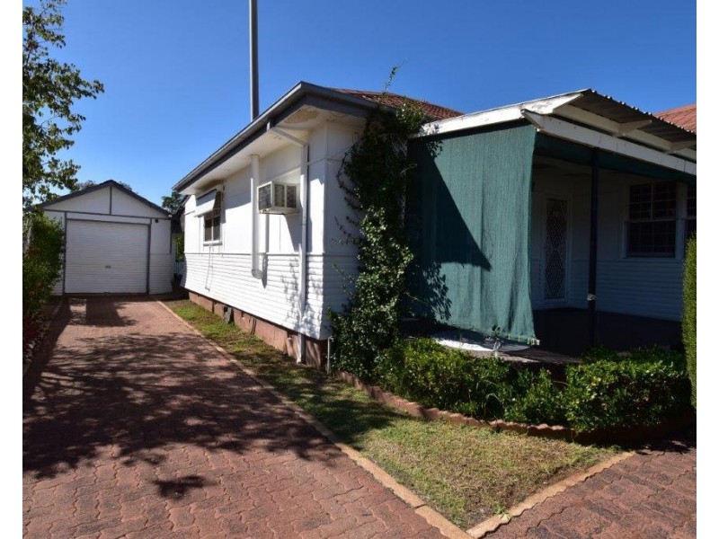 32 Parkes Street, Wellington NSW 2820