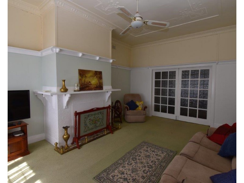 105-107 Warne Street, Wellington NSW 2820