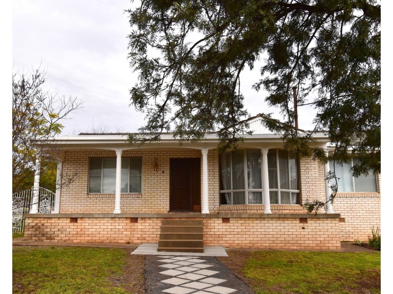 157 Gisborne Street, Wellington NSW 2820