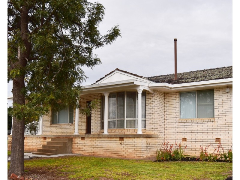 157 Gisborne Street, Wellington NSW 2820