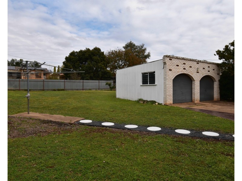 157 Gisborne Street, Wellington NSW 2820