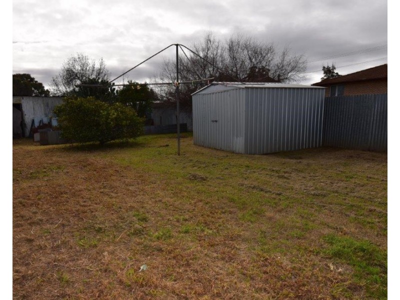 16 Samuel Street, Wellington NSW 2820