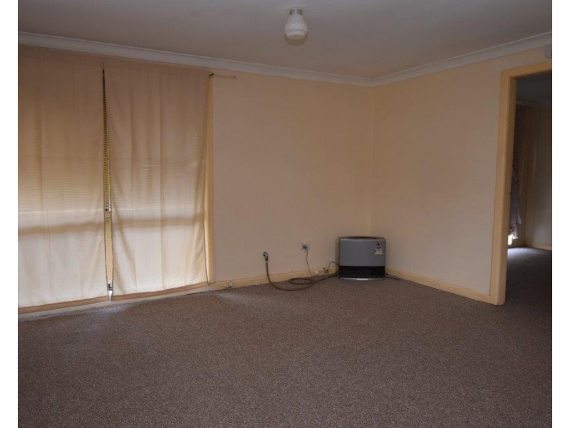 16 Samuel Street, Wellington NSW 2820