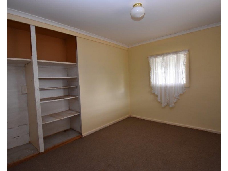 16 Samuel Street, Wellington NSW 2820