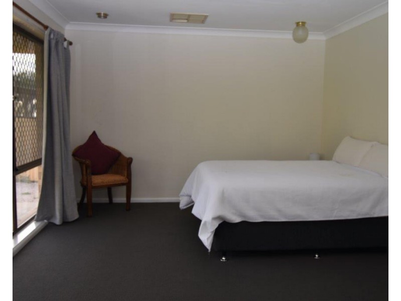 2 Riverview Avenue, Wellington NSW 2820