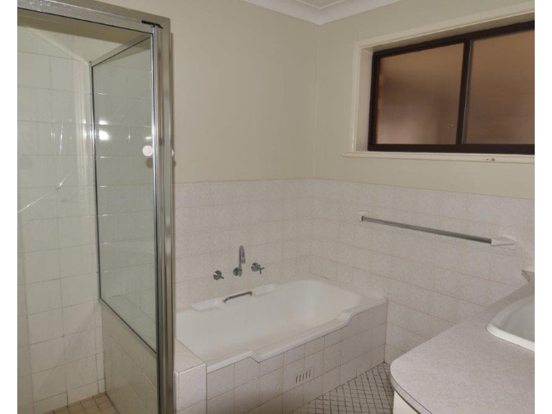 2 Riverview Avenue, Wellington NSW 2820