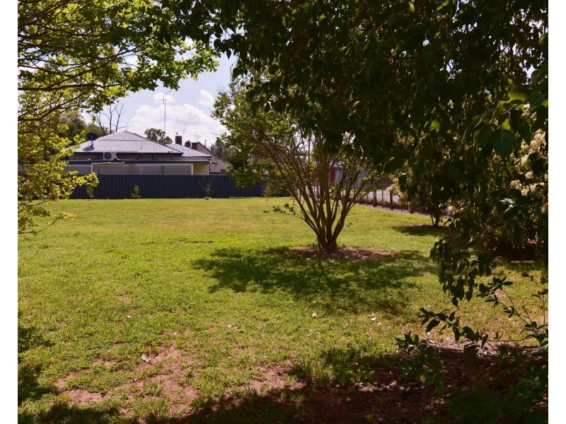 4 Maxwell Street, Wellington NSW 2820