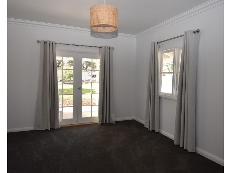 4 Maxwell Street, Wellington NSW 2820