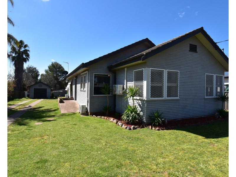 76 Whiteley Street, Wellington NSW 2820