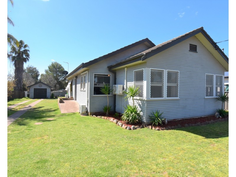 76 Whiteley Street, Wellington NSW 2820