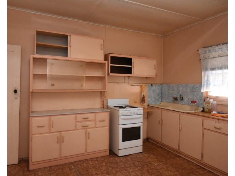 16 Dibbs Street, Wellington NSW 2820