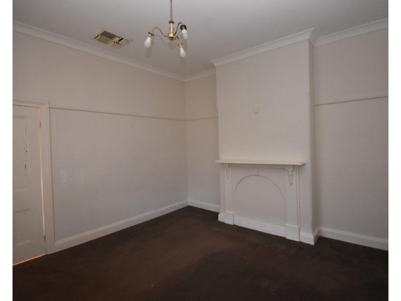 28 Percy Street, Wellington NSW 2820