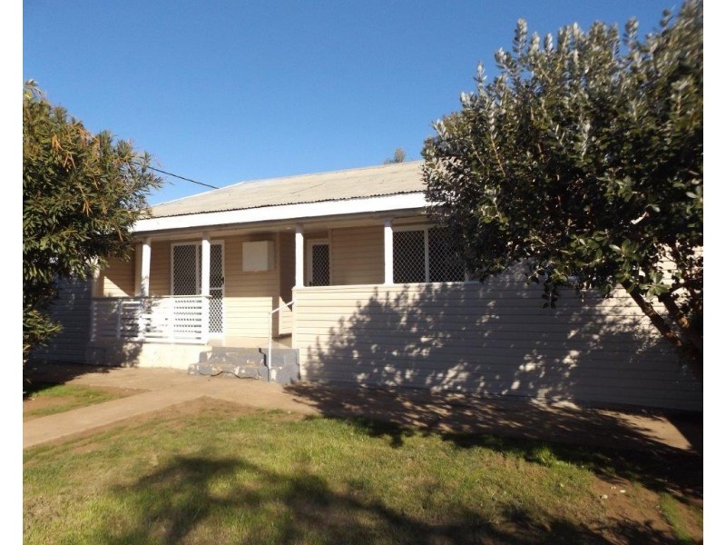 9 Dibbs Street, Wellington NSW 2820