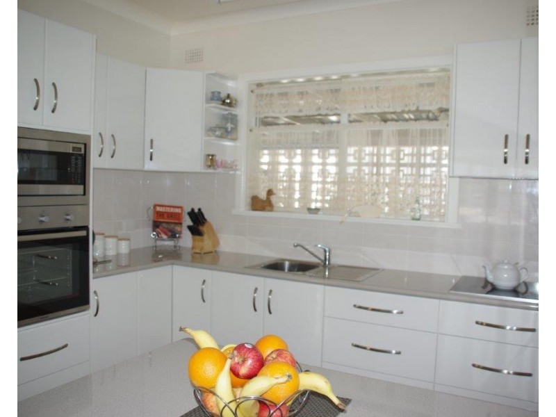 83 Gobolion Street, Wellington NSW 2820