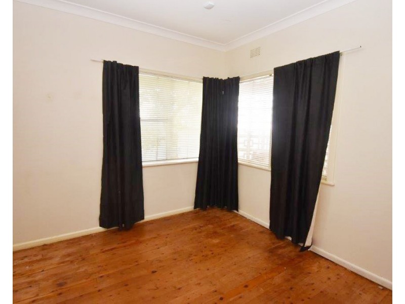 83 Gobolion Street, Wellington NSW 2820