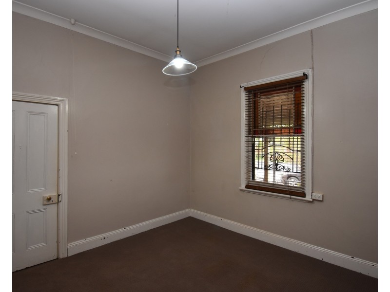 196 Percy Street, Wellington NSW 2820