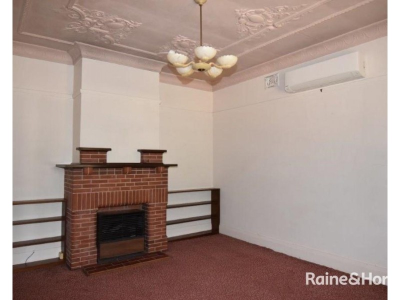 6 Warne Street, Wellington NSW 2820