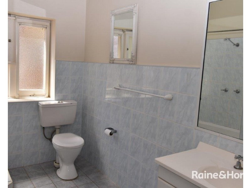 6 Warne Street, Wellington NSW 2820