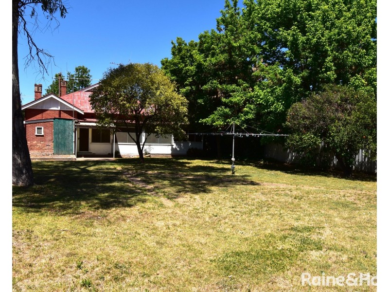 6 Warne Street, Wellington NSW 2820