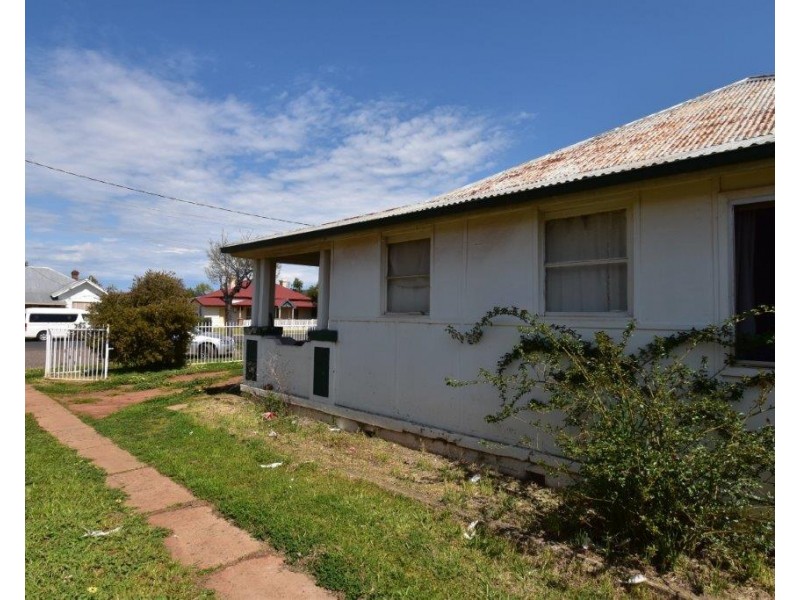 36 Maxwell Street, Wellington NSW 2820