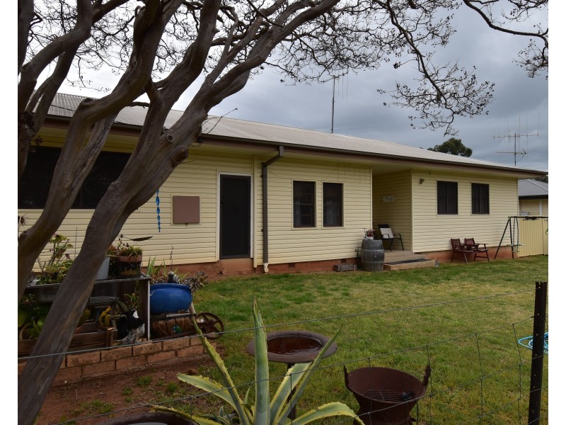 5 Pierce Street, Wellington NSW 2820