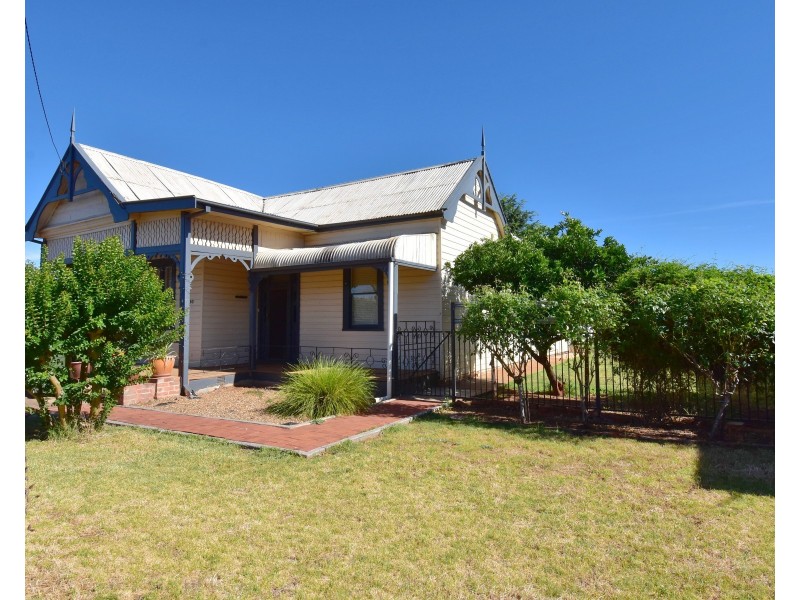 30 Maxwell Street, Wellington NSW 2820