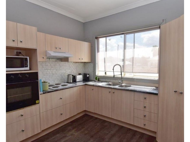 24 Short Street, Wellington NSW 2820