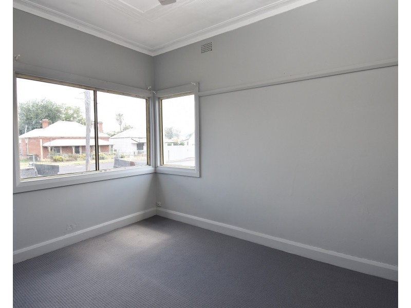 24 Short Street, Wellington NSW 2820
