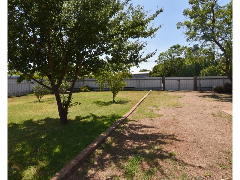 106 Warne Street, Wellington NSW 2820