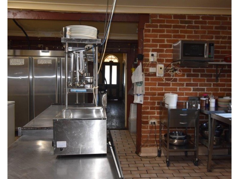 93 Montefiores Street, Wellington NSW 2820