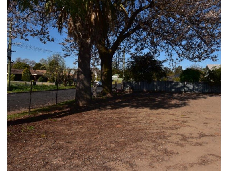 93 Montefiores Street, Wellington NSW 2820