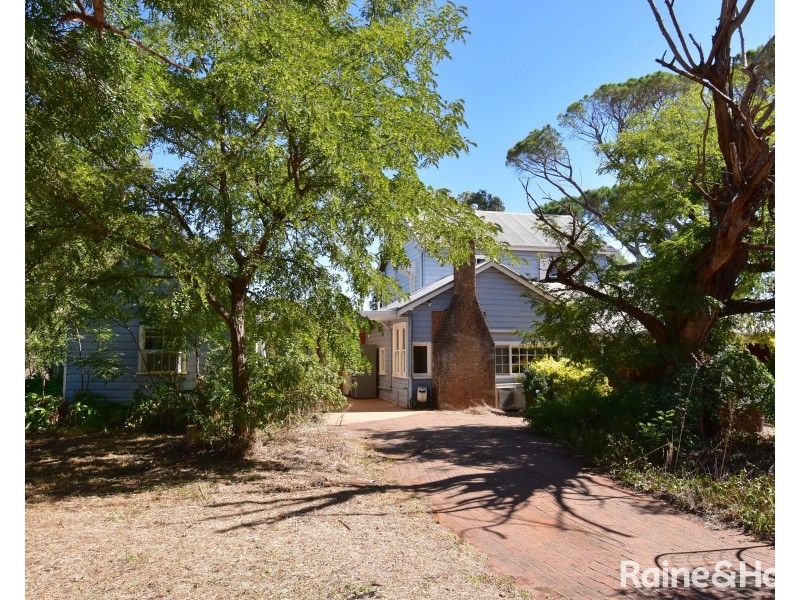 155 Falls Road, Wellington NSW 2820