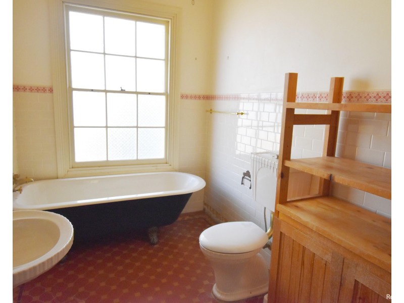 155 Falls Road, Wellington NSW 2820