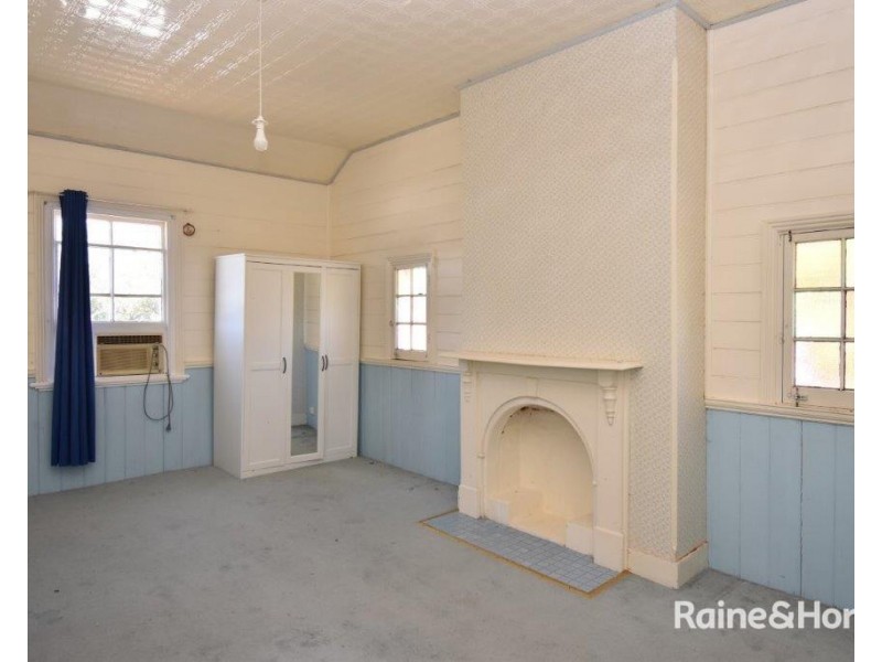 155 Falls Road, Wellington NSW 2820