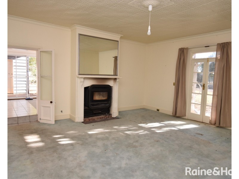 155 Falls Road, Wellington NSW 2820