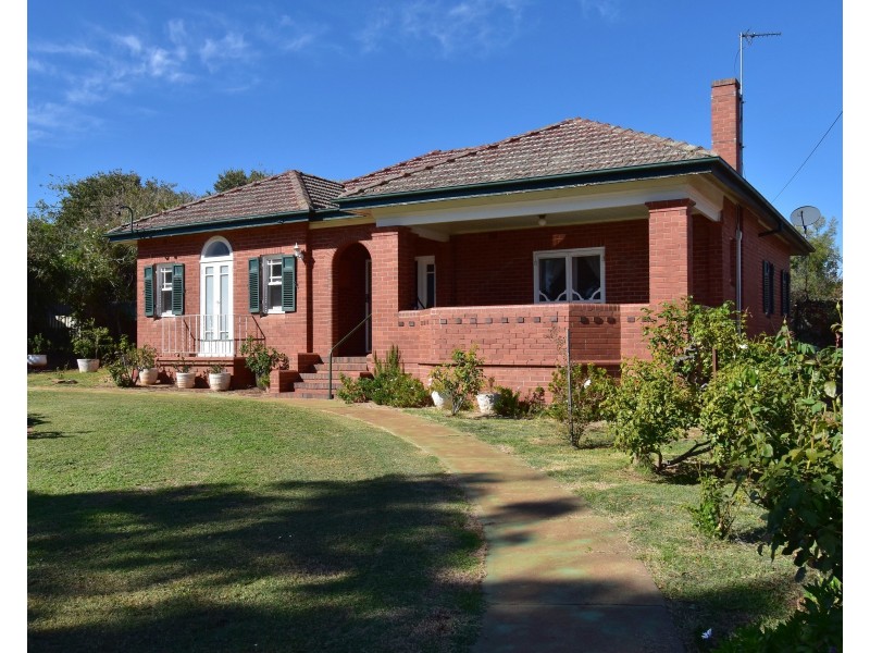 103 Gisborne Street, Wellington NSW 2820