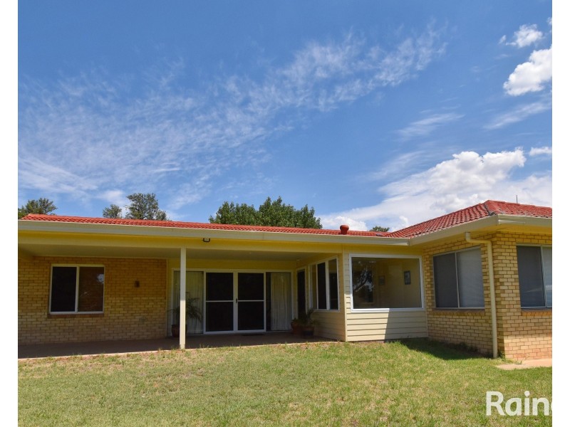 86 Gobolion Street, Wellington NSW 2820