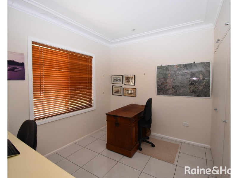 86 Gobolion Street, Wellington NSW 2820